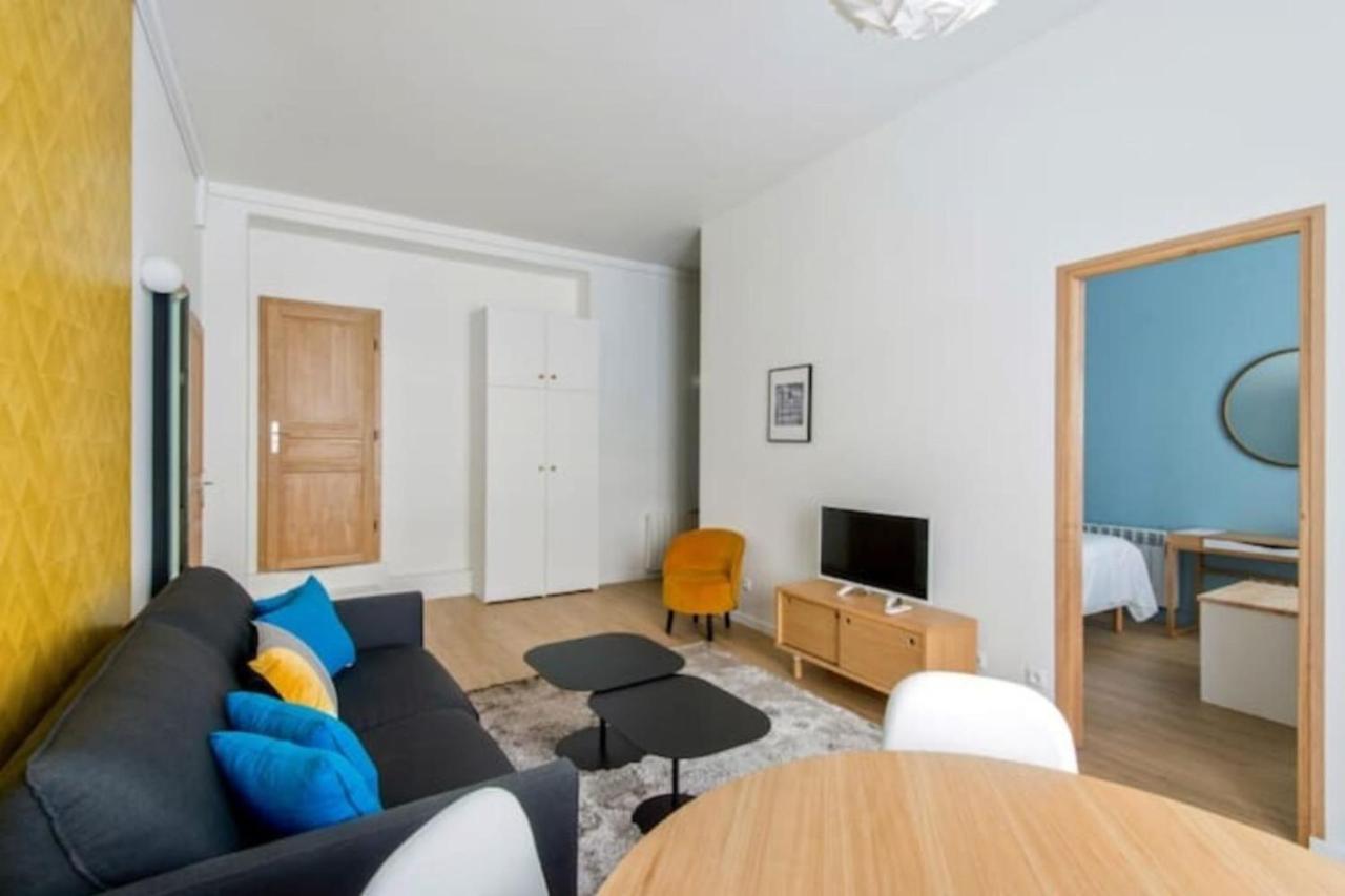 Cozy 2 Bedroom Apartment In Paris Luaran gambar