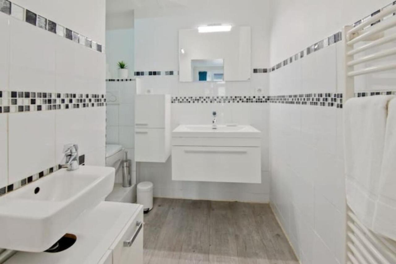 Cozy 2 Bedroom Apartment In Paris Luaran gambar